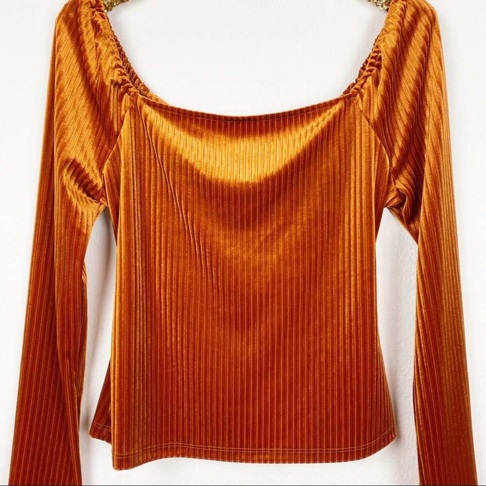 All In Favor • Long Sleeve Cutout Ribbed Top - Picture 4 of 12